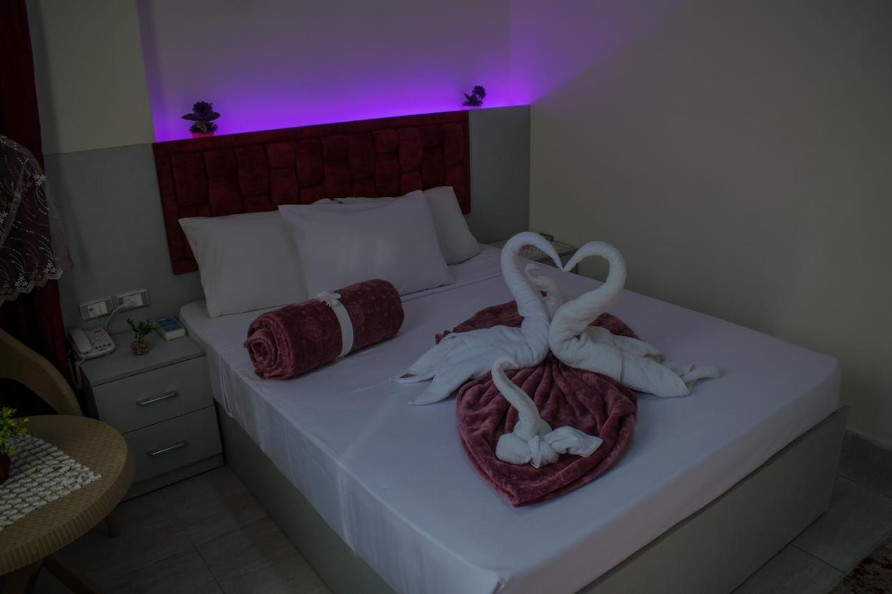 Crown Hotel Il Il Cairo Esterno foto